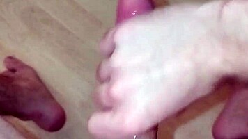 This homemade solo session ends with a huge cumshot.