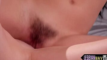Teen Latina Tribbing Glam Girlfriend Hard!