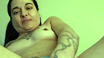 Emy angel: 'my petite pussy and perfect ass are so amazing!'