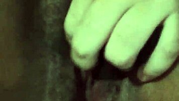 Teen 18+ virgin rubs pussy with dildo, can't let it enter. She's masturbating solo.