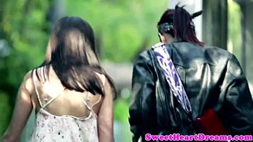 Wow, teen lesbian lovers licking each other's cunt!