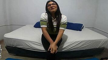 oh dios esta jovencita es hermosa y viene a follar conmigo 😍