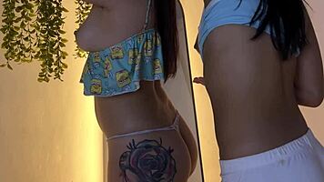 Placer entre Chicas con Juego de Pie Intenso