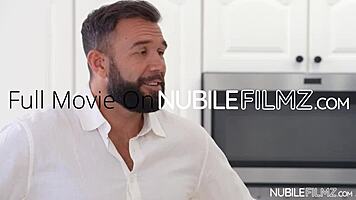 Girls lick pussy in group hardcore threesome