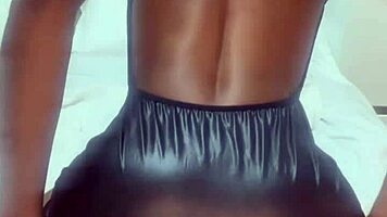 She says, 'Watch my fat curvy ass twerk and shake with vibrator.'