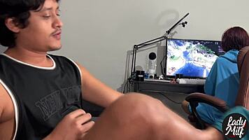 peguei ele batendo punheta enquanto jogava... o que fiz, hein?