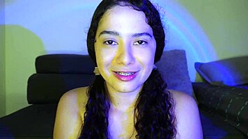 Hey, I’m Elena, alone and ready to show my thick pussy while talking dirty.