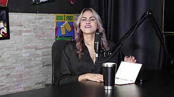 Naomi Campos moans loudly