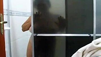 teen 18+ performs blowjob and assfucking on webcam.
