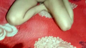 Ninfómana Colombiana Follando Rico Mientras Habla Por Teléfono Con Su Marido