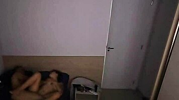 acordei com tesao e comi a colega de quarto, cuspi na boceta molhada