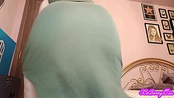 Romanian PAWG XO Bunny Farts And Shakes Ass In Green Dress