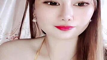 viet teen dances bigo live for horny viewers.