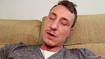 postbote fickt deutsche 18jr lullu wenn eltern weg sind