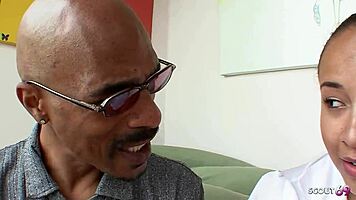 curvy girl gets facial from big black cock deepthroat 😍