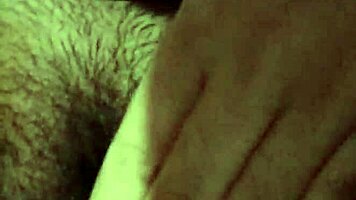 A teen explores her virgin pussy through solo masturbation.
