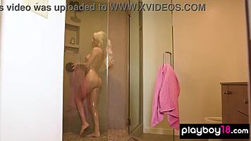 i thought elsa jean was just cooking, but then i fed her hungry pussy with my toy