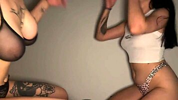 real lesbians kissing and licking in the bedroom.