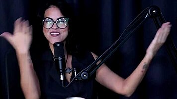 Hey, ready for the hottest moments with Nego Catra, Bia Hot, and Julia Fontanelli in this wild podcast prelims?
