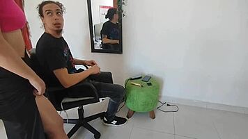 hermanastra cachonda me da mamada y luego la follo por el coño 😏