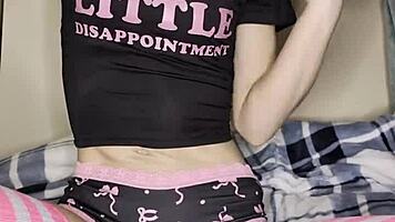 Cute Teen Pussy Play