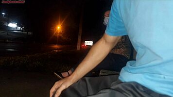 Sério Eu Corro O Risco De Colocar Meu Pau Na Frente Dessa Mulher Esperando O Ônibus Veja Oque Ela Fez.