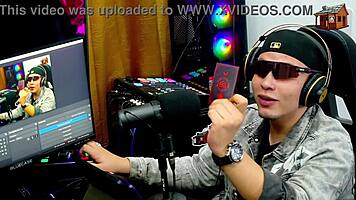 Binho Ted Chupa Bem Gostoso a Buceta Rosa da Ninfeta na Mesa do Podcast o Ruan Fica Sem Palavras - Podcast P�pum no Barraco - Ela Manda