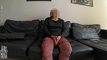 vengo a disfrutar y también por el dinero jovencita solo piensa en follar