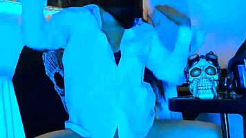 The Wonderful Blue Masturbates Live With Her Big Dildo For You