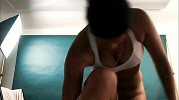 Exotic hottie spreads pussy for photographer