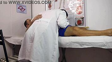 o pau levantou na frente da enfermeira curvy brazilian in hospital uniform