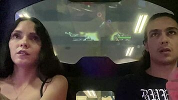 me corro en mi vecina después de una apuesta de videojuego