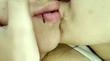 jugando con cositas ricas lesbianas