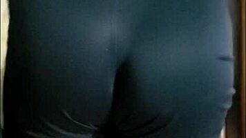 Latina milf flaunts her sexy ass at gym