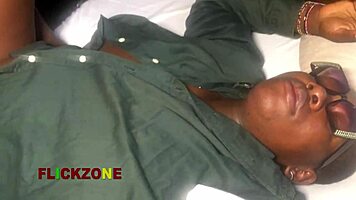 Fode e goza na buceta da mulher cega