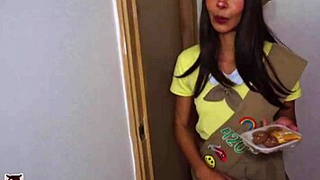 Que Harias Si Voy A Tu Puerta A Venderte Galletas Y Te Ofrezco Este Trato Me Follarias