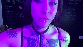 Lexi Fumando E Se Masturbando