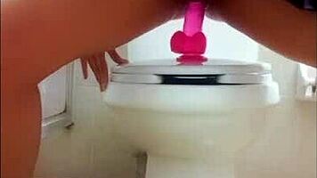 Sexy girl sends dirty video to boyfriend, gets leaked part 1