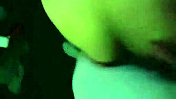 come home, wife chats happily