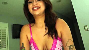 Fucking my middle eastern girlfriend hard!