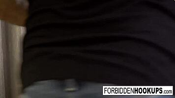 Horny Guy Fucks Pickup Babe With Cumshot Facial