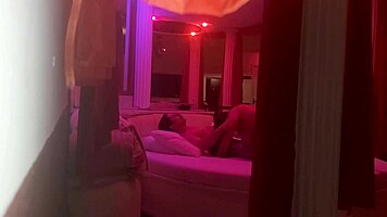 Levei A Coroa Tesuda Para Ela Ver Minha Pingola Bem Dura E Buceta Dela Se Impressionou Com As Bolas