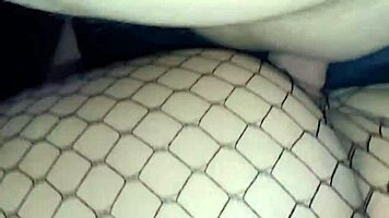 puta latina culona pone bien cachonda para que le follen el culo