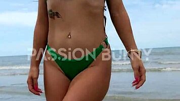 sexy brunette babe flashes on beach 😍