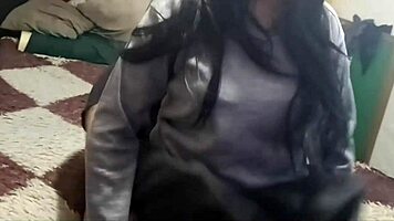 College Girl Begs For Recharge, Offers Creampie Reward In Homemade Video!