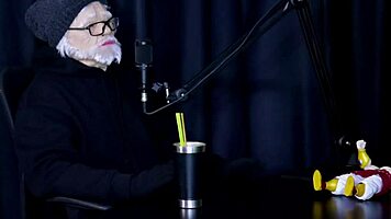 Oruan doesn't fit type but starts wild group action after nude kiss