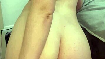 Horny American coed squirts on webcam 😍