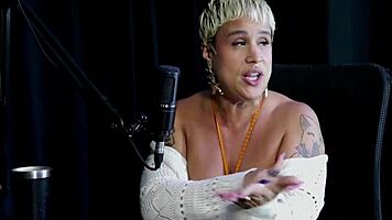 LIKES TO SEE CHARISMA! MOTIVATES PEOPLE TO FUCK AND CONTACT PODOLATRY - JUST JOANA!