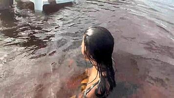 Яко ебане на секси латино 18+ в мангровата блатия