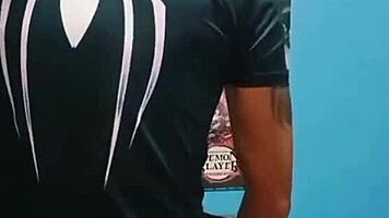 Fuck athletic Latina in gym